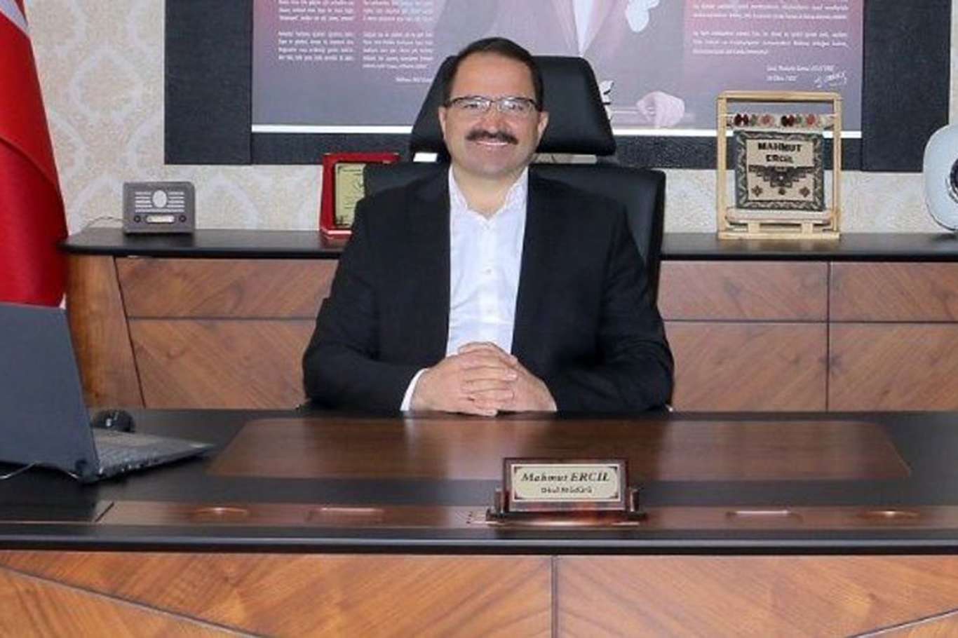 Başarılı okul müdürünün görevden alınması tepkilere neden oldu